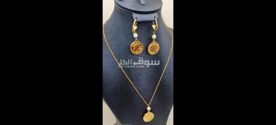 بائعة اكسيسوارات